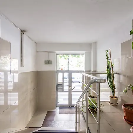 Modern Close To Iancului Metro With Wifi Bucharest