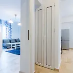 Modern Close To Iancului Metro With Wifi شقة